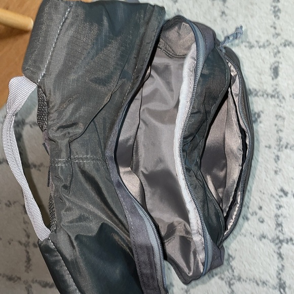 Lowepro Hatchback 22L AW Everyday Adventure/Photo Backpack. Like NEW! Slate Grey - Picture 7 of 14